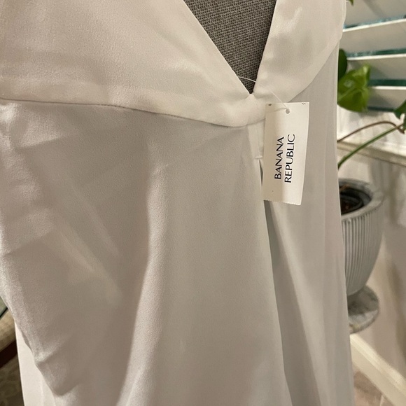 New - Banana Republic cut-out tank - Picture 4 of 4